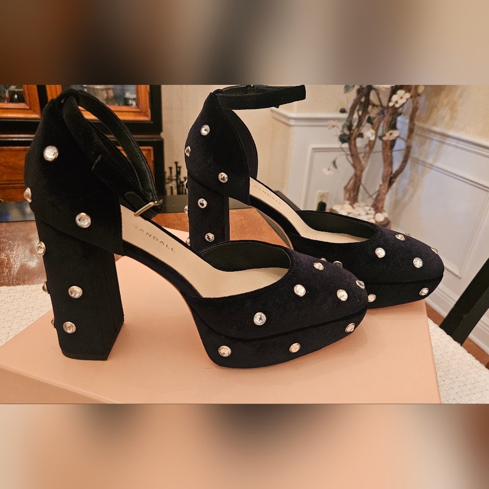 Shoes - Picture 7 of 7